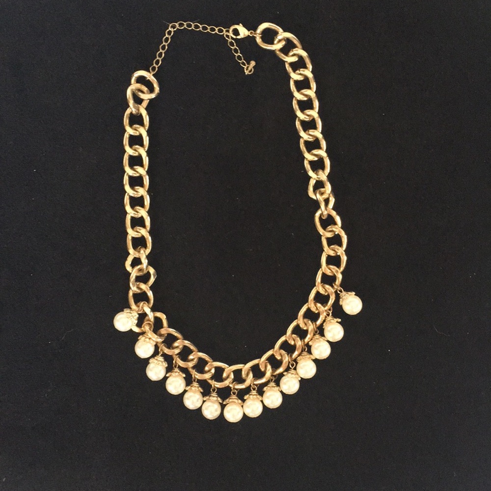 Pearl gold necklace